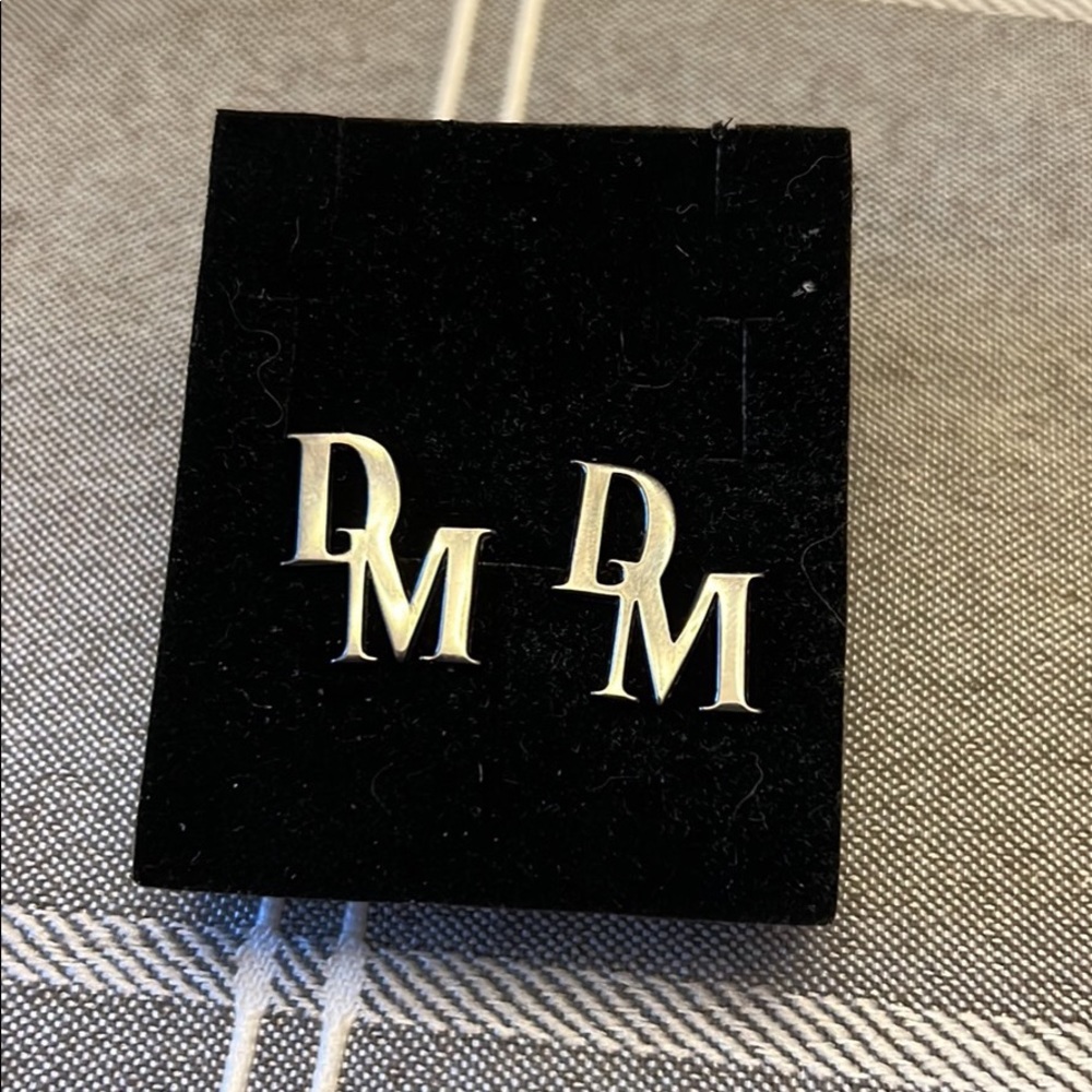 Custom cuff link